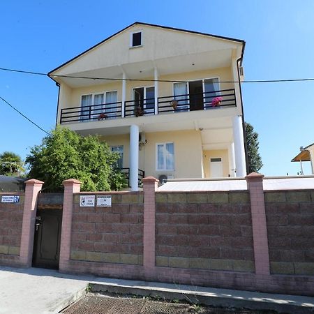 Rozalin Guest House Gudauta Exterior photo