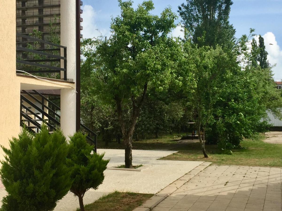 Rozalin Guest House Gudauta Exterior photo